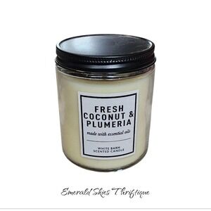 B&BW white barn single wick fresh coconut and plumeria candle. Free shipping